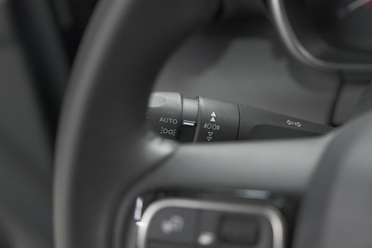 Vehicle Image 32