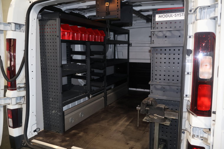 Vehicle Image 13
