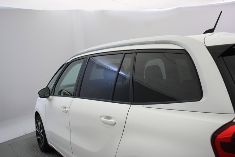 Vehicle Image 32
