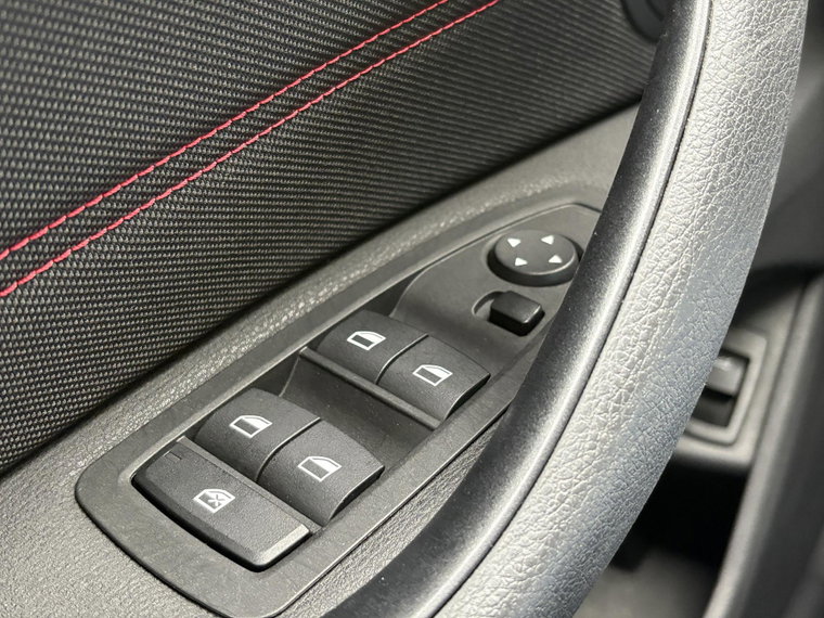 Vehicle Image 28