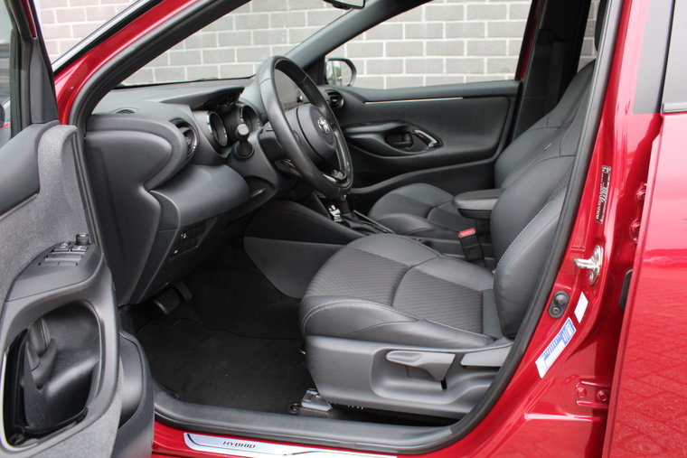 Vehicle Image 8
