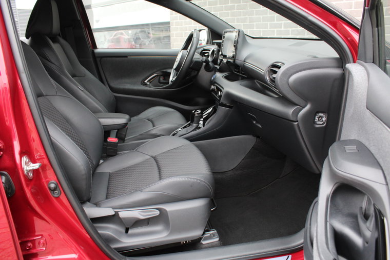 Vehicle Image 9