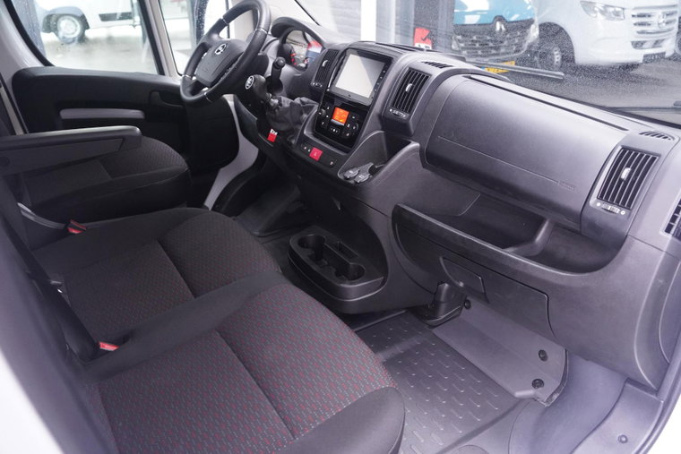 Vehicle Image 22