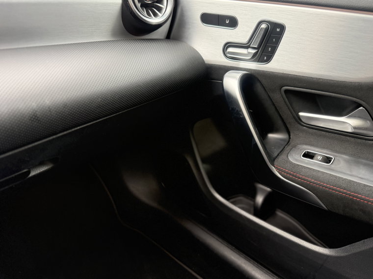 Vehicle Image 26