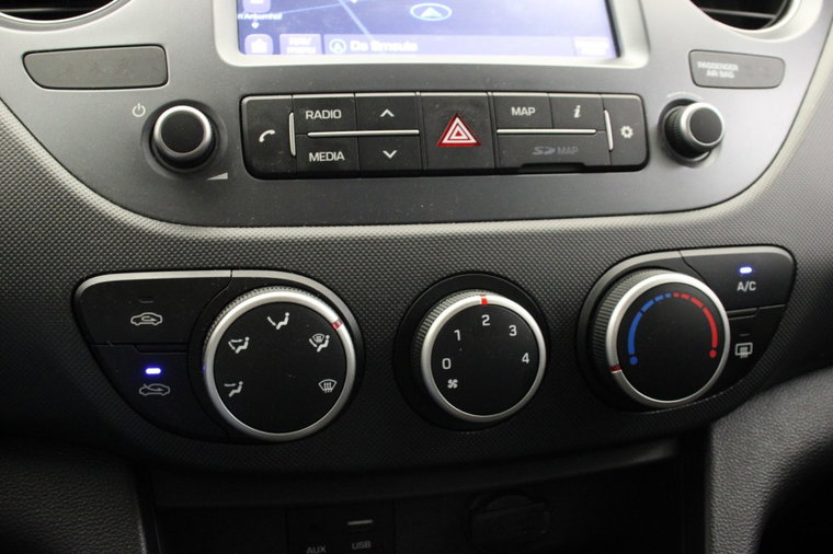 Vehicle Image 24