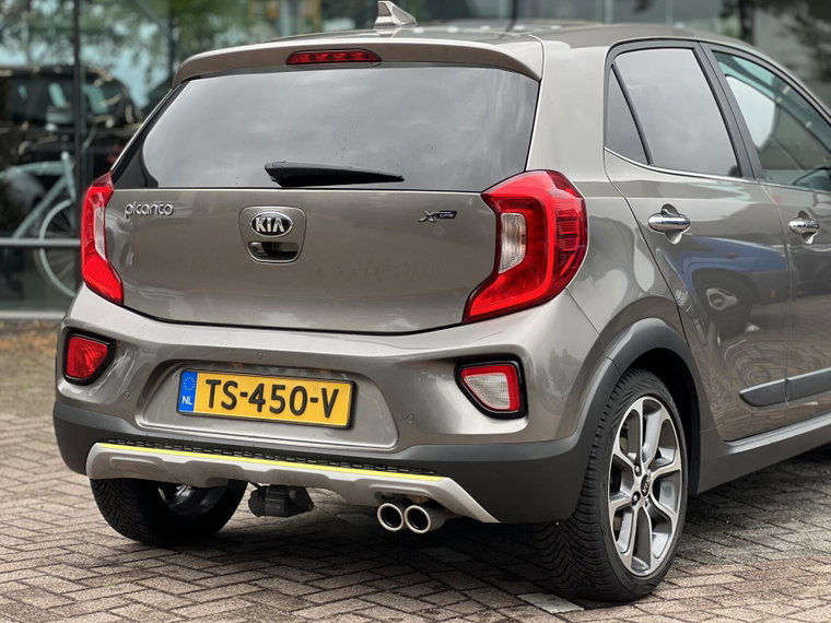 Vehicle Image 12