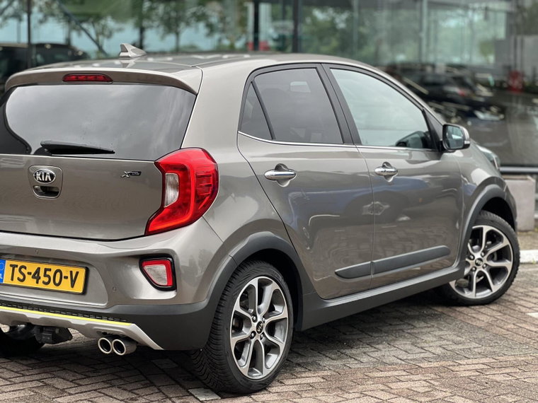 Vehicle Image 13