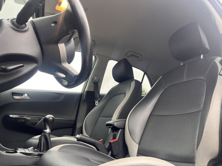 Vehicle Image 22