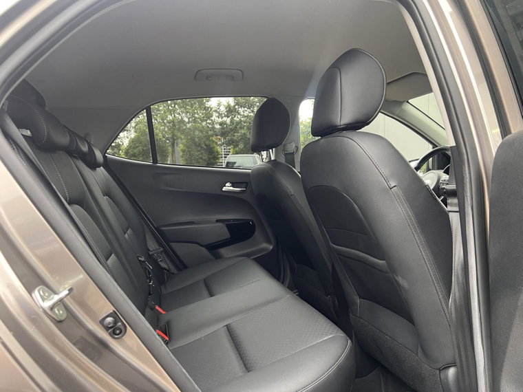Vehicle Image 33