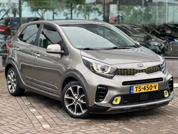 Vehicle Image 6