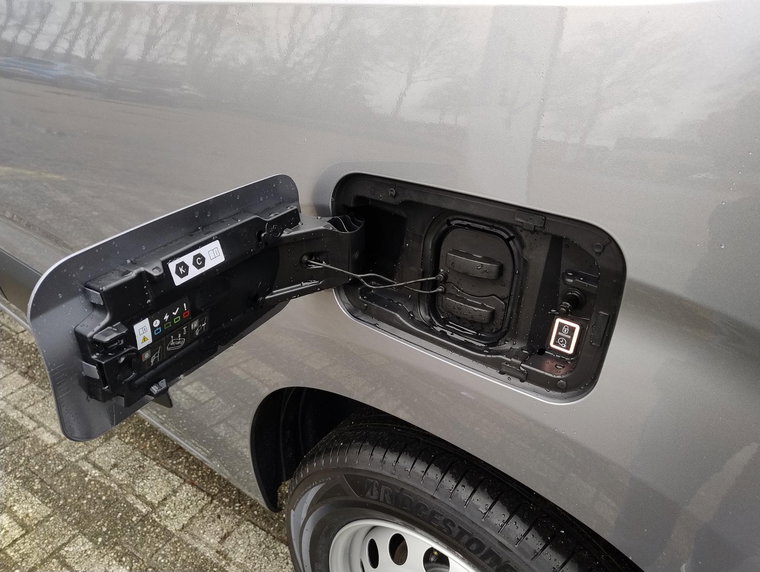 Vehicle Image 14