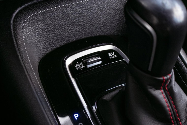 Vehicle Image 25