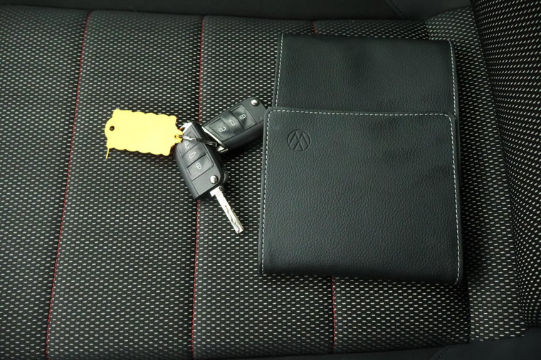Vehicle Image 38