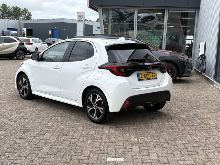 Vehicle Image 4