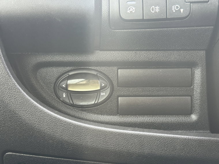Vehicle Image 27