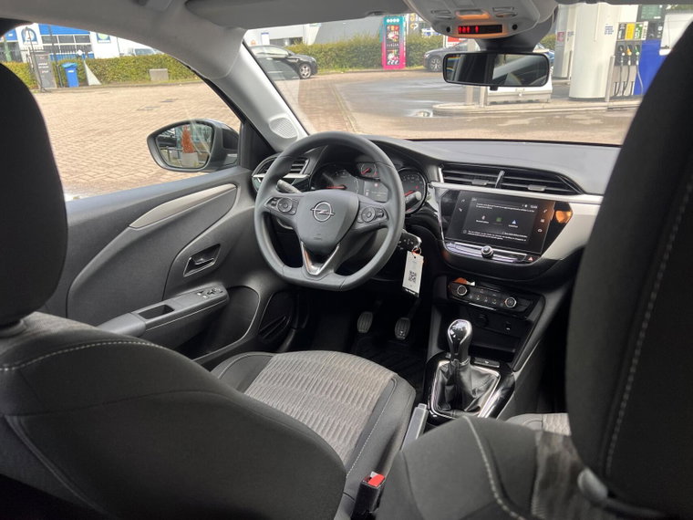 Vehicle Image 21