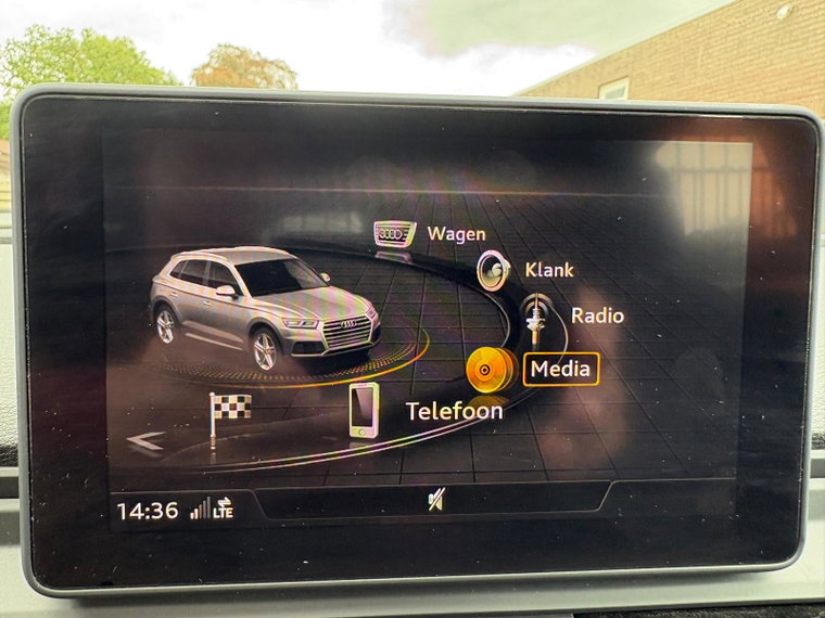Vehicle Image 21