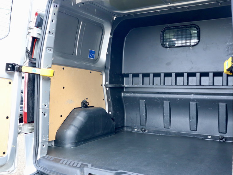 Vehicle Image 15