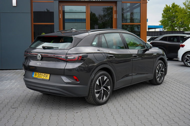 Vehicle Image 10