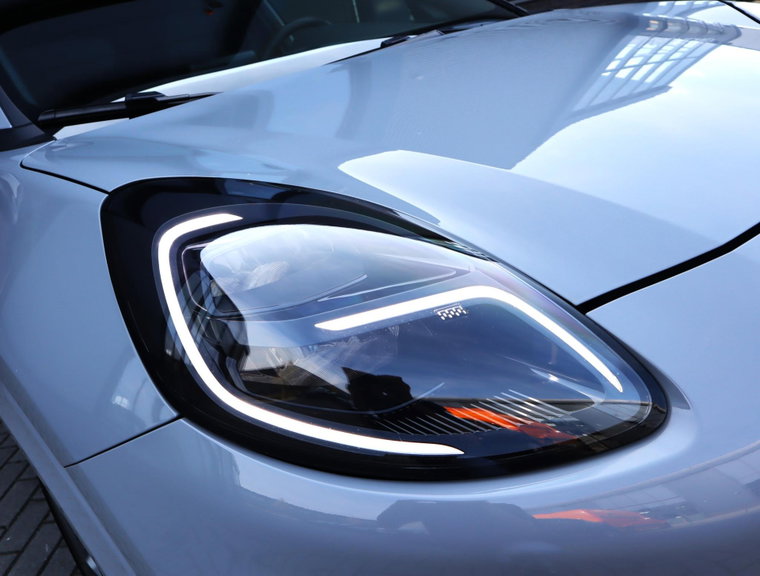 Vehicle Image 9