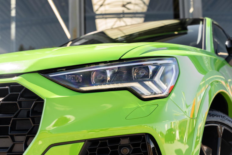 Vehicle Image 9