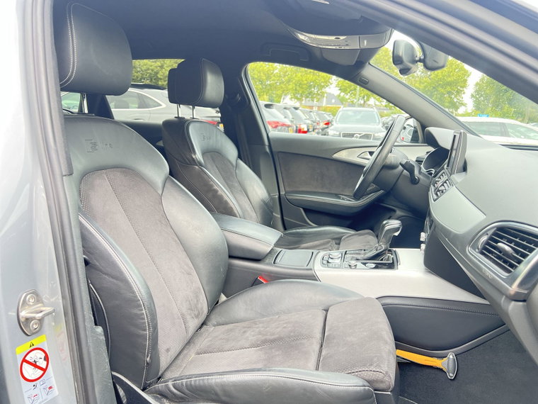 Vehicle Image 32