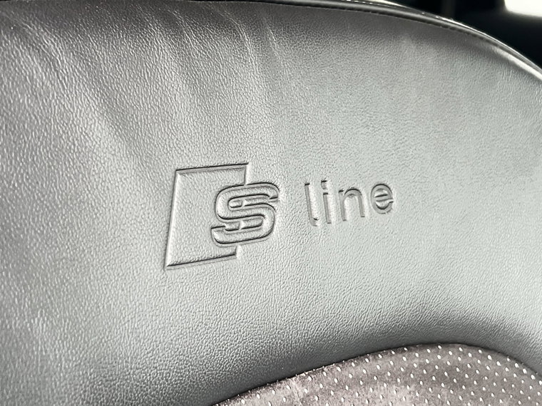 Vehicle Image 33
