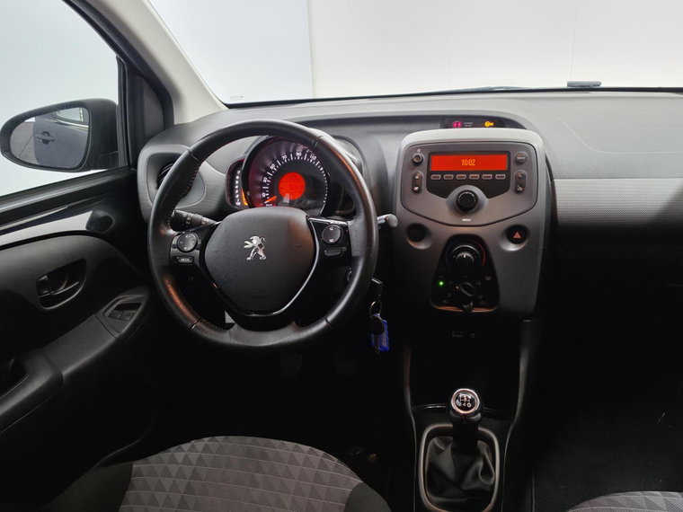 Vehicle Image 14