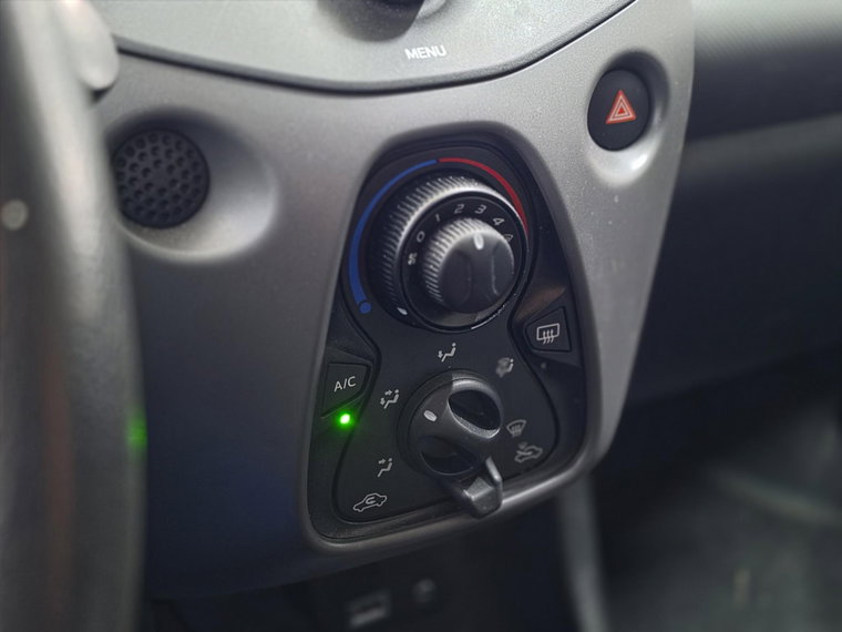 Vehicle Image 21