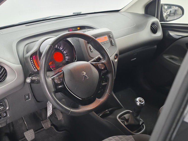 Vehicle Image 23