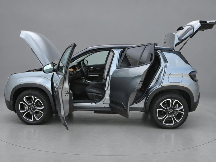 Vehicle Image 4