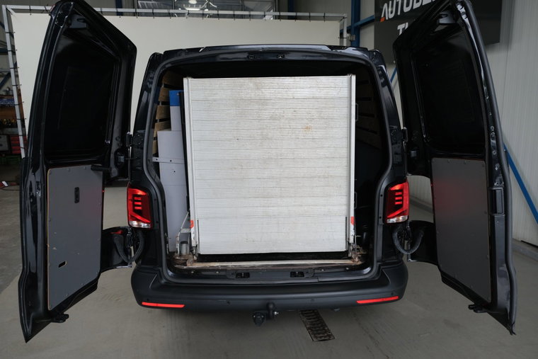 Vehicle Image 12