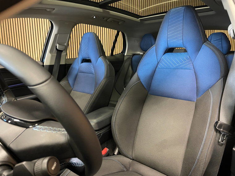 Vehicle Image 35