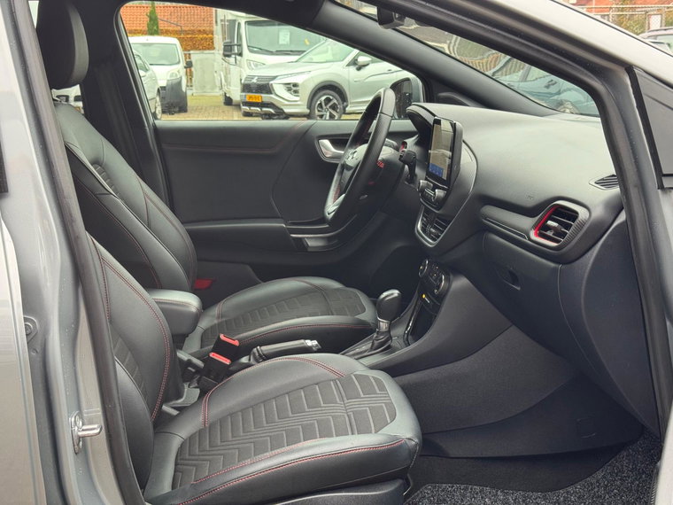 Vehicle Image 30