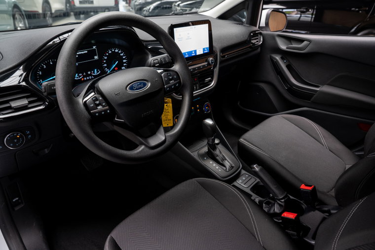 Vehicle Image 13