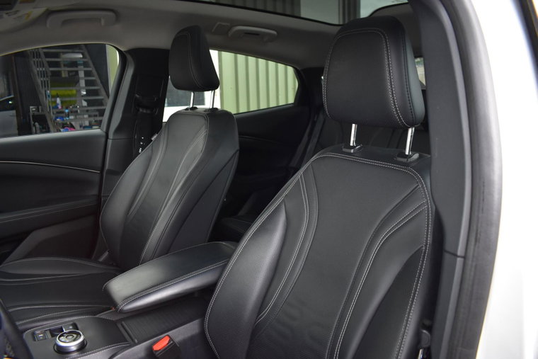 Vehicle Image 14