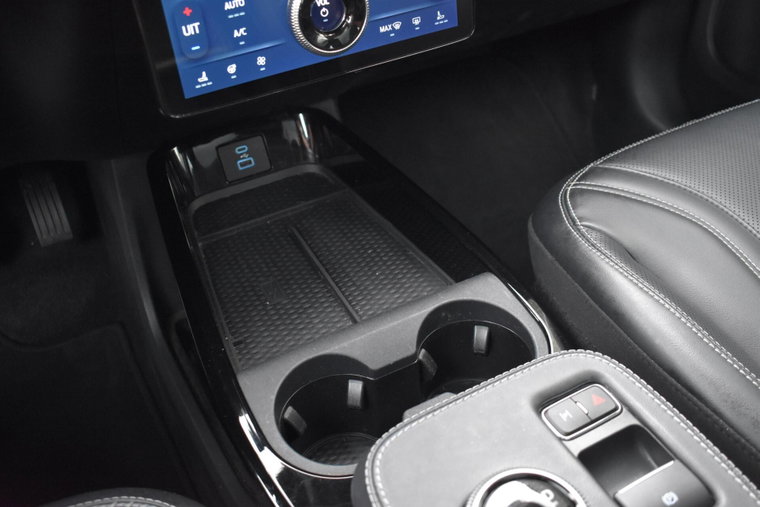 Vehicle Image 30