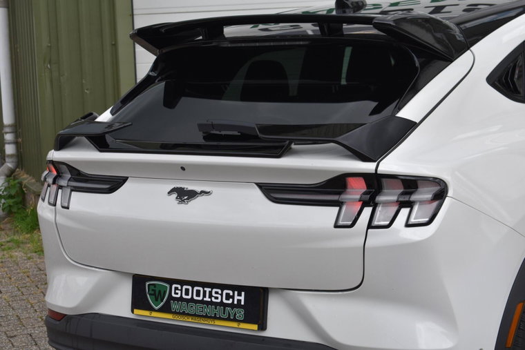 Vehicle Image 48