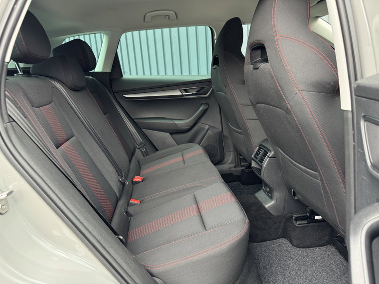 Vehicle Image 17