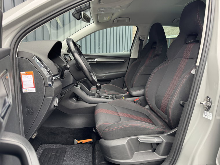 Vehicle Image 6
