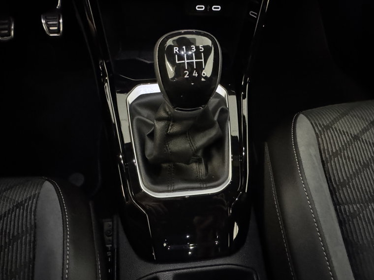 Vehicle Image 40