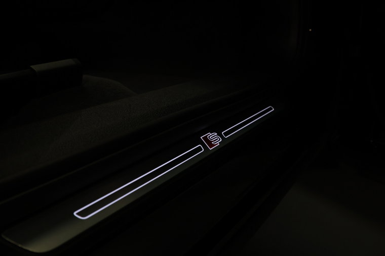 Vehicle Image 36