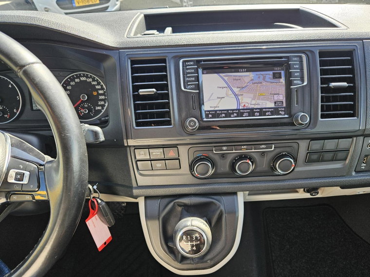 Vehicle Image 17