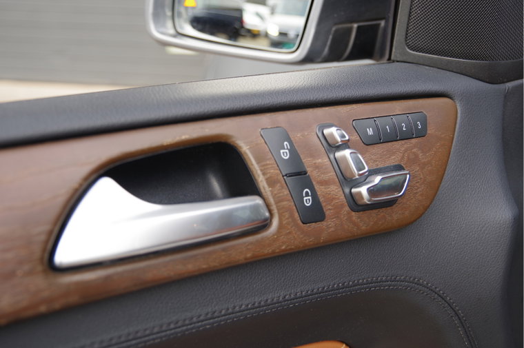 Vehicle Image 37