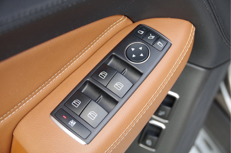 Vehicle Image 38