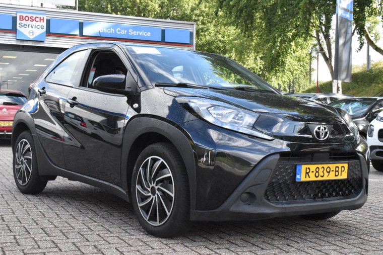 Vehicle Image 4