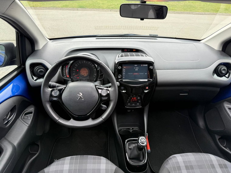 Vehicle Image 18