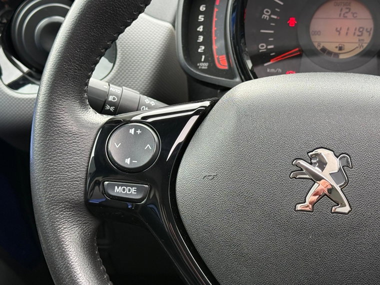 Vehicle Image 21