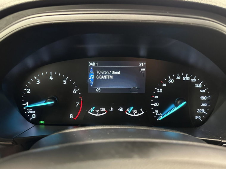 Vehicle Image 25