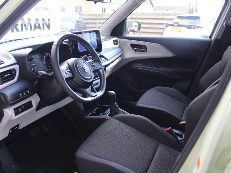 Vehicle Image 13